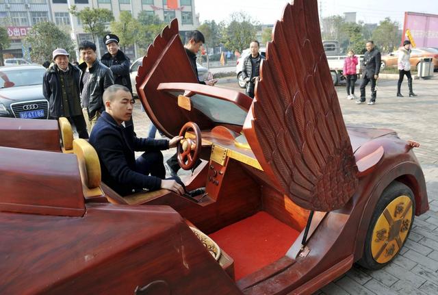 趣科技：最神奇的中国草根坦克、机器人