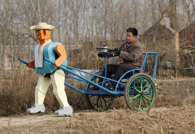 趣科技：最神奇的中国草根坦克、机器人
