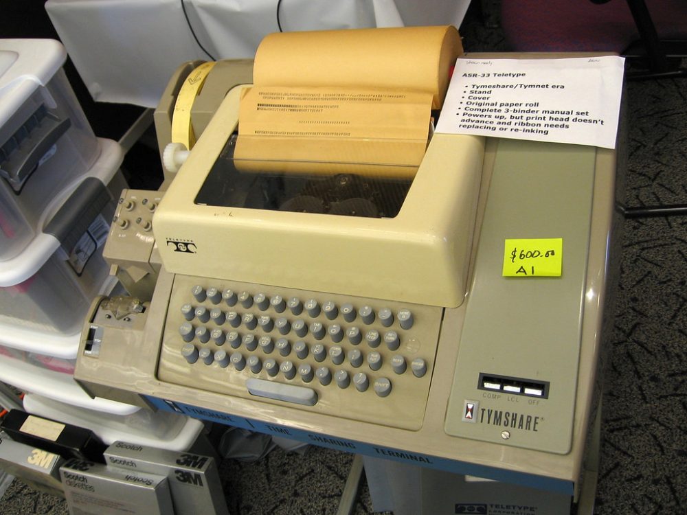 图1:命令行界面 (CLI)、终端 (Terminal)、Shell、TTY,傻傻分不清楚? 图1:命令行界面 (CLI)、终端 (Terminal)、Shell、TTY,傻傻分不清楚?