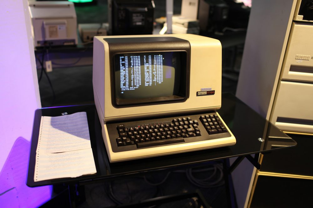 图3:命令行界面 (CLI)、终端 (Terminal)、Shell、TTY,傻傻分不清楚? 图3:命令行界面 (CLI)、终端 (Terminal)、Shell、TTY,傻傻分不清楚?