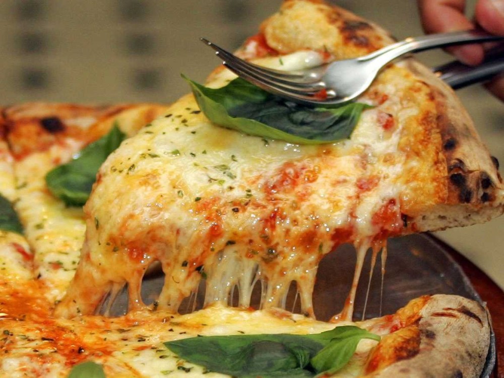 cheese pizza