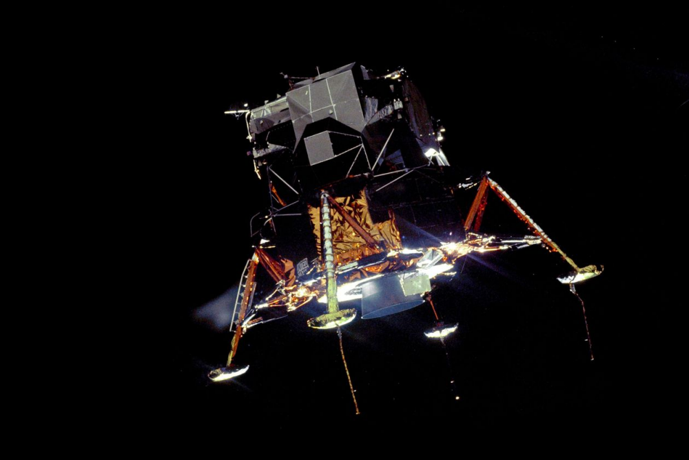 图1：程序员视角：50 年前的阿波罗登月是一场计算机的胜利