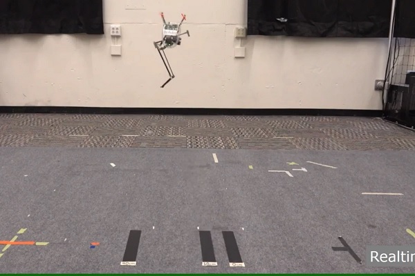 图0：加州大学的单腿跳跃机器人已能实现精准着陆